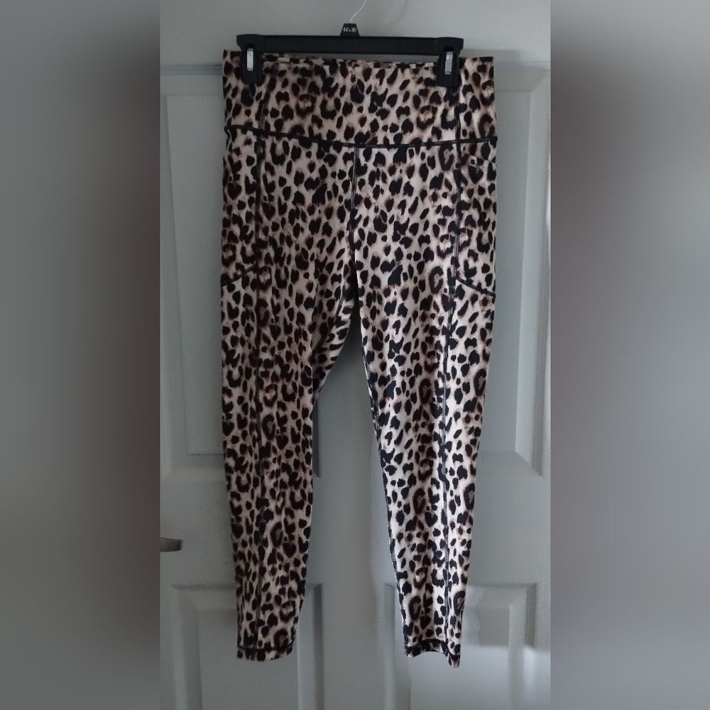Victoria’s Secret Cheetah Knockout Leggings Size 12